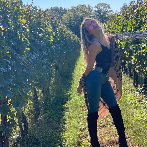 Meet your Posher, Erika - Picture 5 of 6